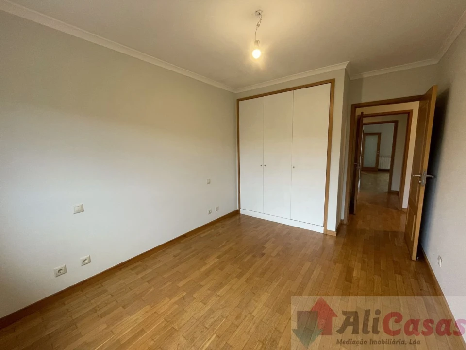 Apartamento T3 para Venda em São Felix da Marinha Foto 30