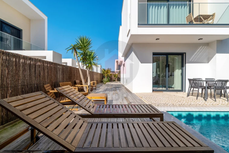 Moradia T3 para Venda em Foz do Arelho Foto 6