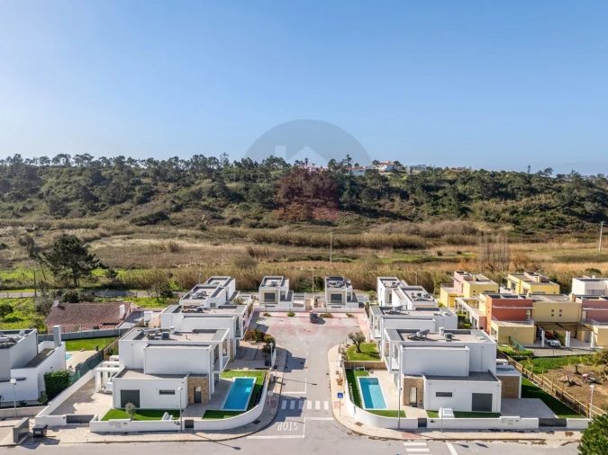 Moradia T3 para Venda em Foz do Arelho Foto 36