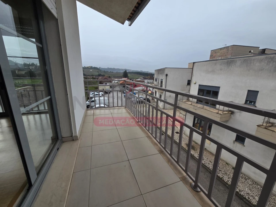 Apartamento T3 para Arrendamento em Souselas e Botão Foto 9
