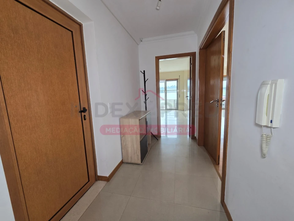 Apartamento T3 para Arrendamento em Souselas e Botão Foto 13