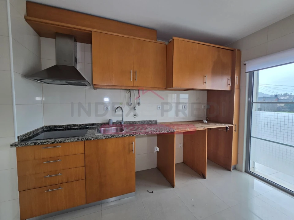 Apartamento T3 para Arrendamento em Souselas e Botão Foto 16