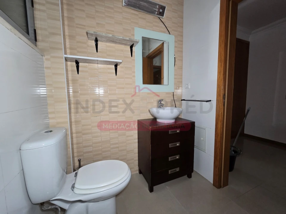 Apartamento T3 para Arrendamento em Souselas e Botão Foto 21