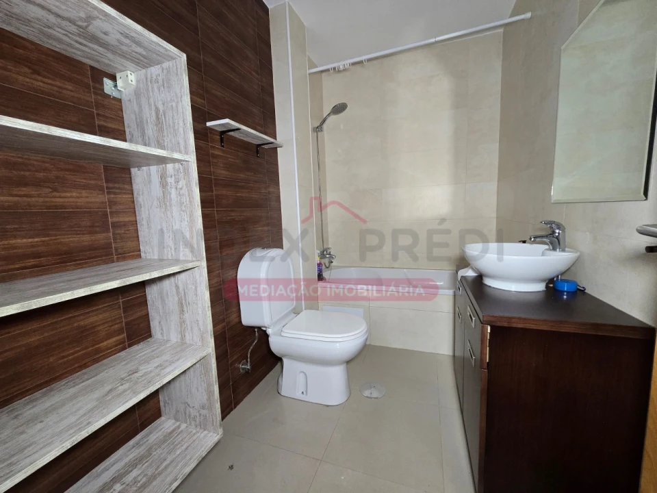 Apartamento T3 para Arrendamento em Souselas e Botão Foto 28