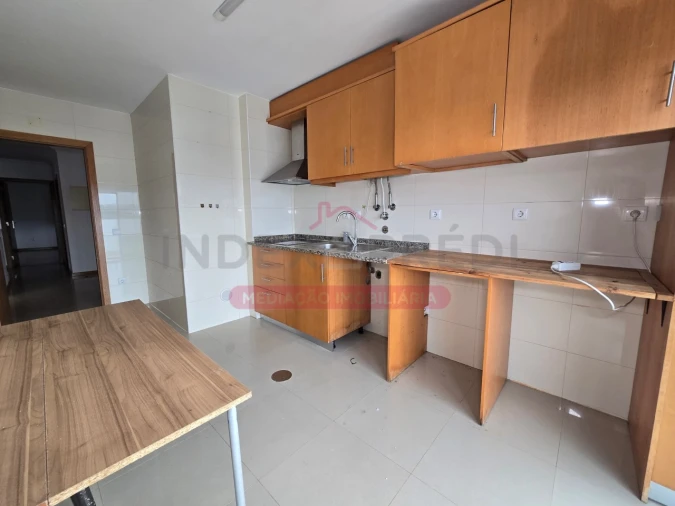 Apartamento T3 para Arrendamento em Souselas e Botão Foto 18