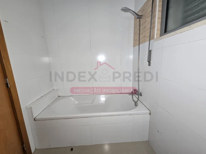 Apartamento T3 para Arrendamento em Souselas e Botão Foto 20