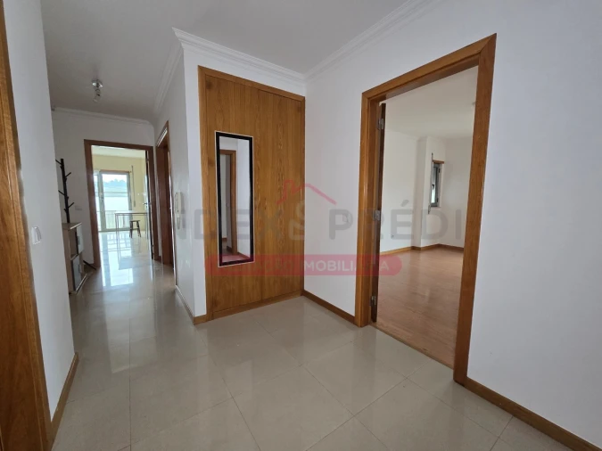 Apartamento T3 para Arrendamento em Souselas e Botão Foto 22