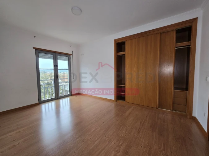 Apartamento T3 para Arrendamento em Souselas e Botão Foto 27