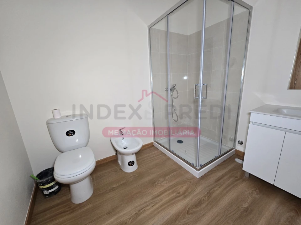 Moradia T3 para Venda em Travassô e Óis da Ribeira Foto 11