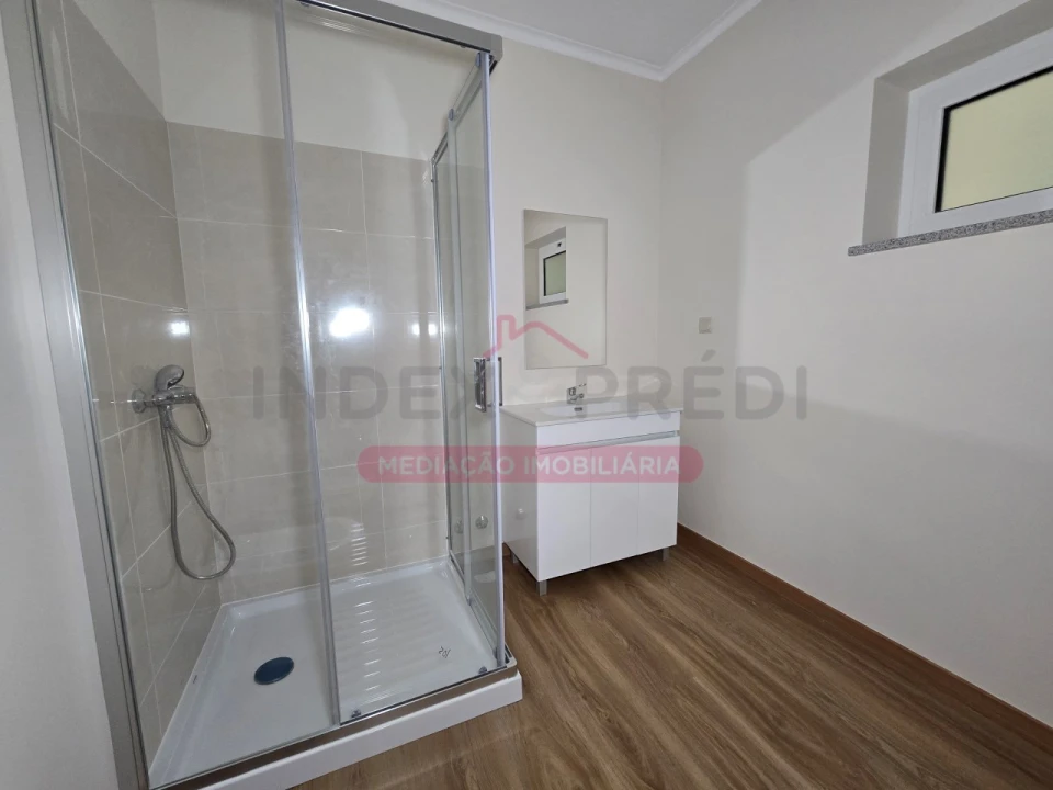 Moradia T3 para Venda em Travassô e Óis da Ribeira Foto 12