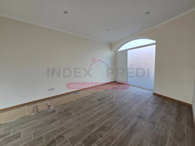 Moradia T3 para Venda em Travassô e Óis da Ribeira Foto 2