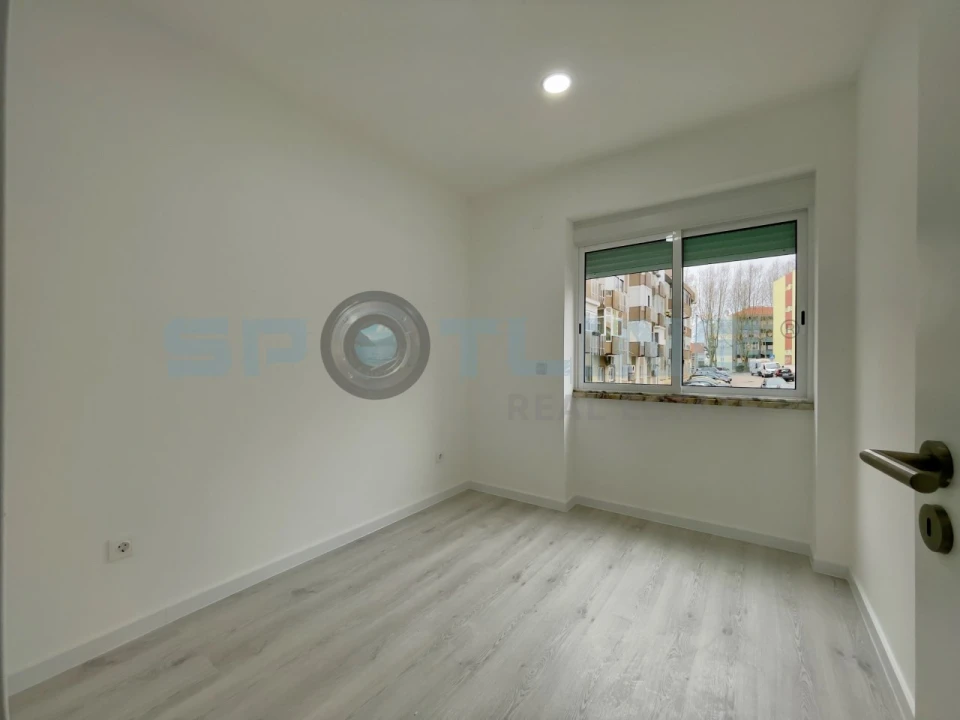 Apartamento T2 para Venda em Almada, Cova da Piedade, Pragal e Cacilhas Foto 21