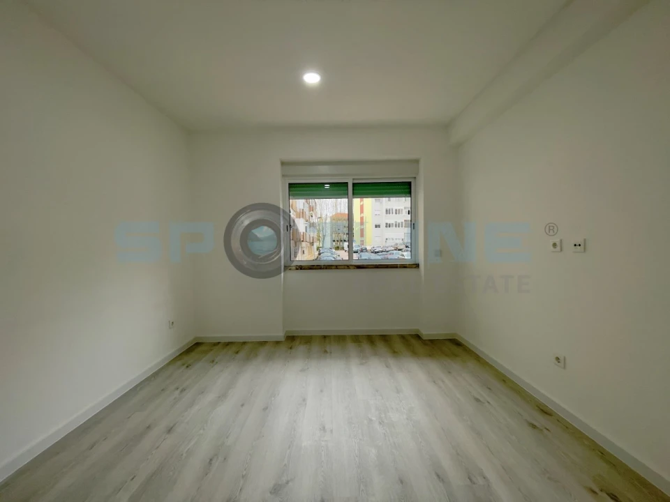 Apartamento T2 para Venda em Almada, Cova da Piedade, Pragal e Cacilhas Foto 34