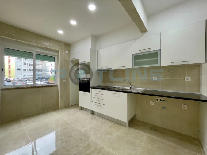 Apartamento T2 para Venda em Almada, Cova da Piedade, Pragal e Cacilhas Foto 12