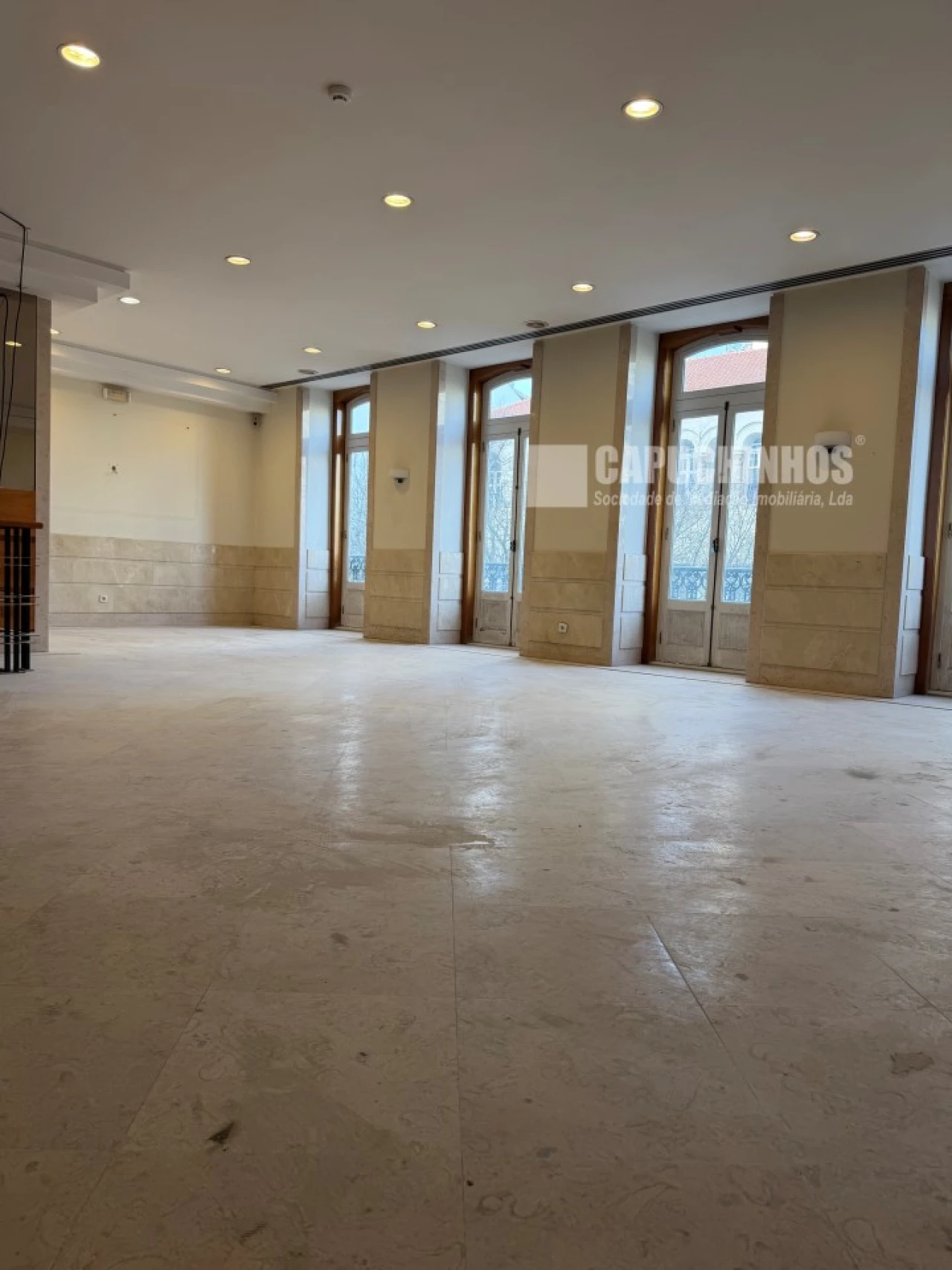 Loja para Arrendamento em Avenidas Novas Foto 6