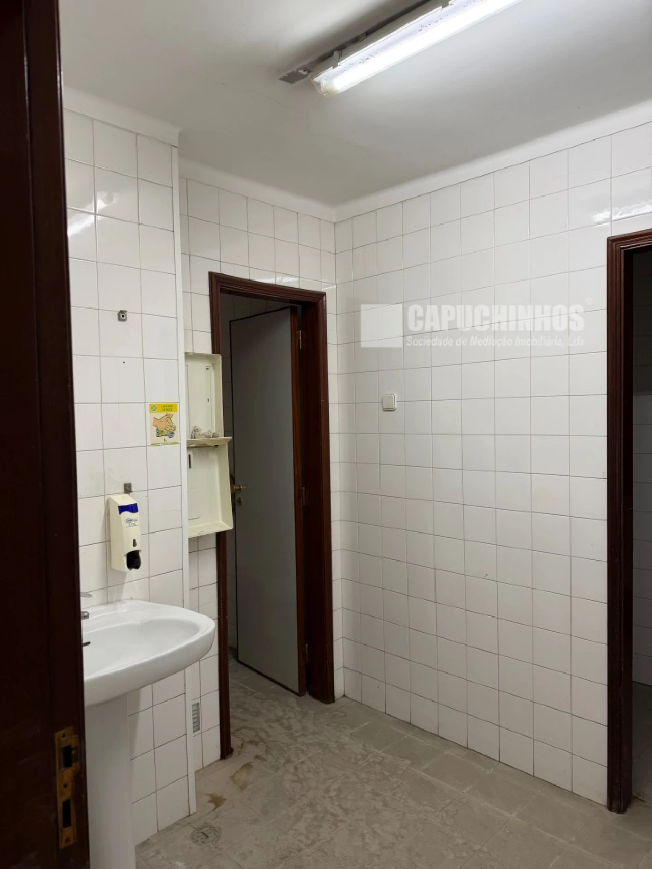 Loja para Arrendamento em Avenidas Novas Foto 17