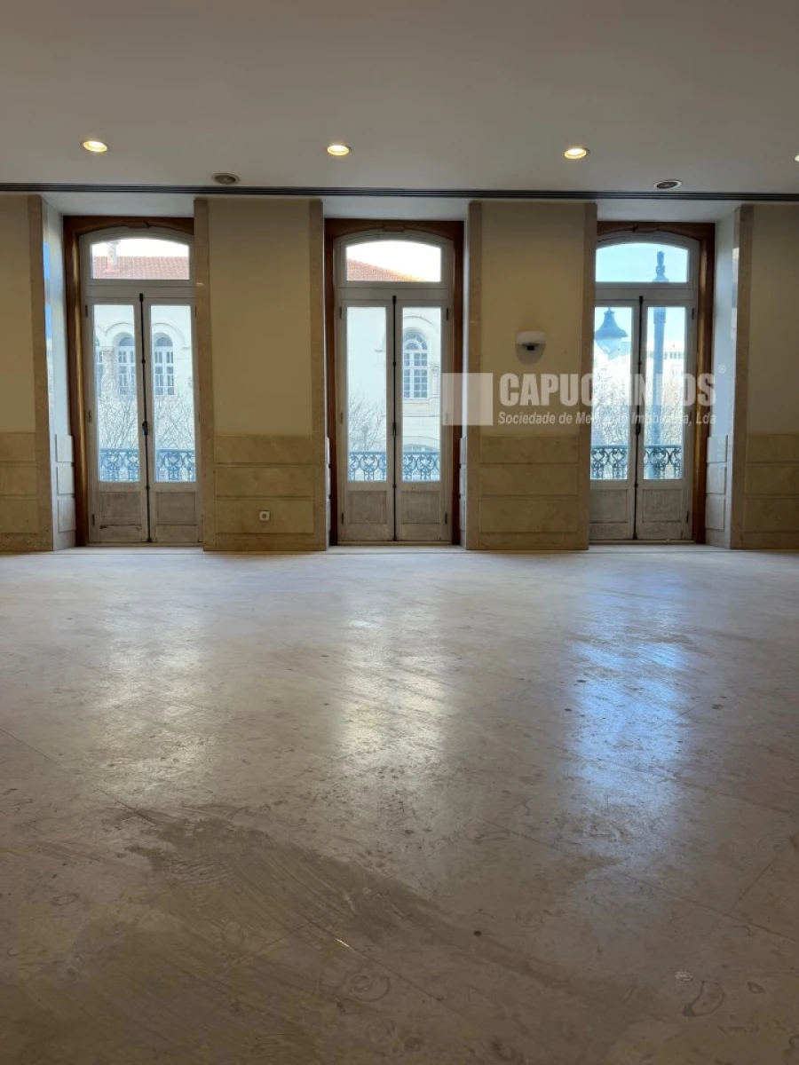 Loja para Arrendamento em Avenidas Novas Foto 7