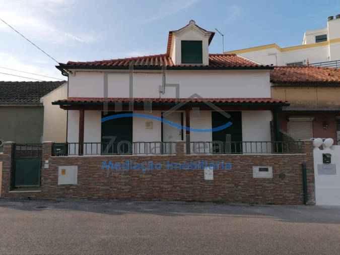 Moradia T3 para Venda em Alenquer (Santo Estêvão e Triana) Foto 1