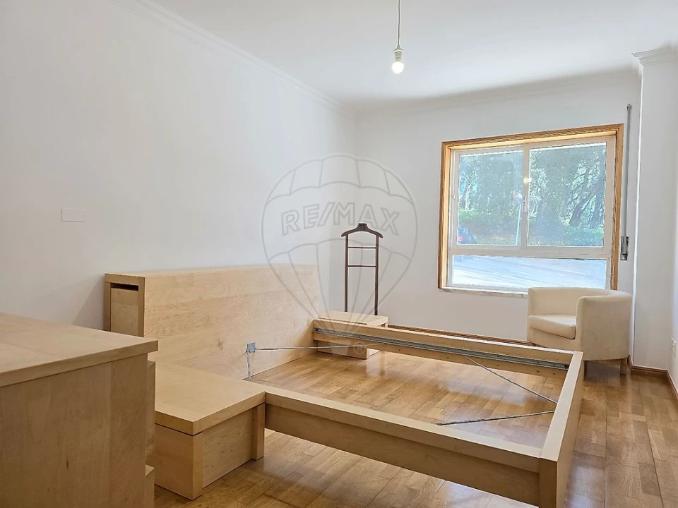 Apartamento T3 para Arrendamento em Massamá e Monte Abraão Foto 15