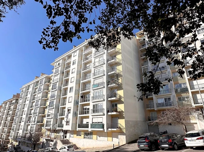 Apartamento T3 para Arrendamento em Massamá e Monte Abraão Foto 21