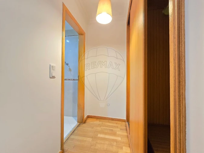 Apartamento T3 para Arrendamento em Massamá e Monte Abraão Foto 17