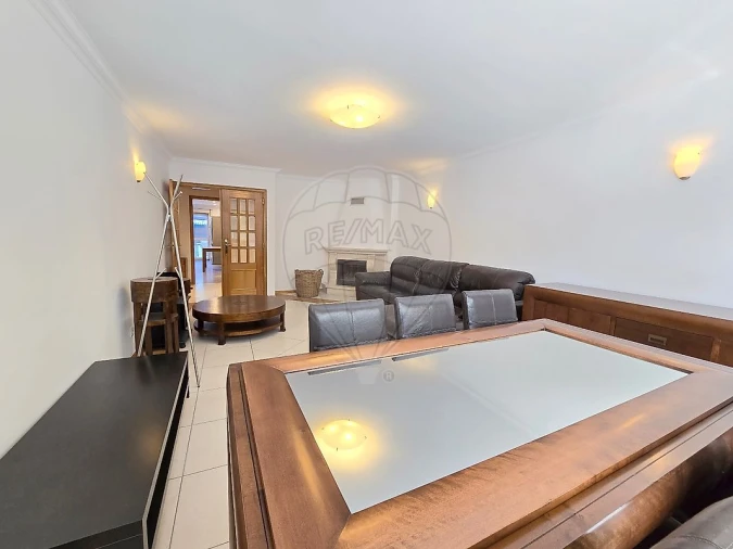 Apartamento T3 para Arrendamento em Massamá e Monte Abraão Foto 7