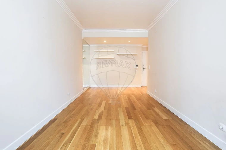 Apartamento T1 para Arrendamento em Lumiar Foto 16