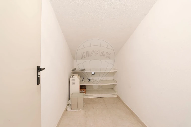 Apartamento T1 para Arrendamento em Lumiar Foto 21