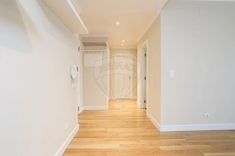 Apartamento T1 para Arrendamento em Lumiar Foto 13