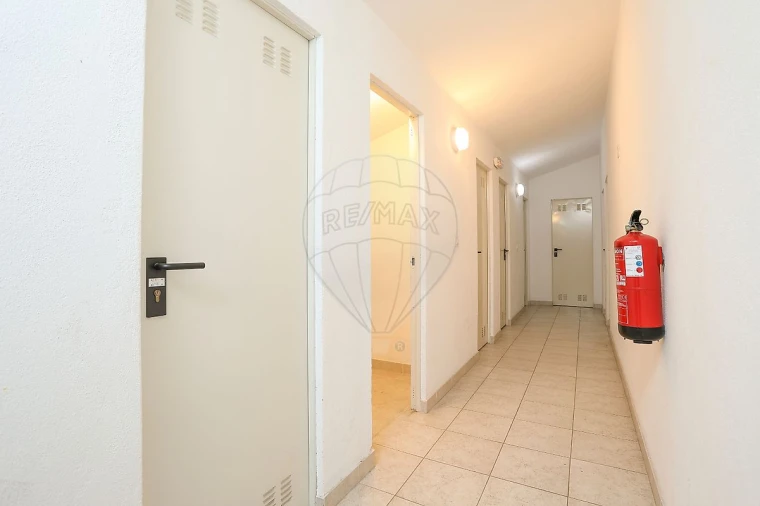 Apartamento T1 para Arrendamento em Lumiar Foto 22