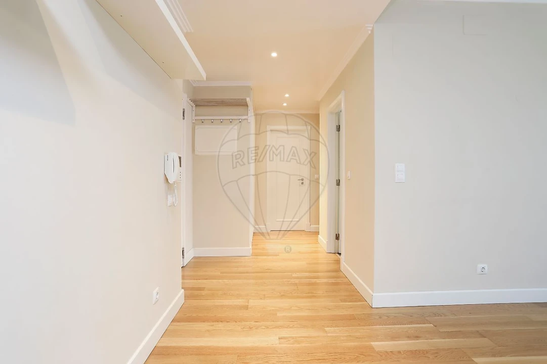 Apartamento T1 para Arrendamento em Lumiar Foto 13