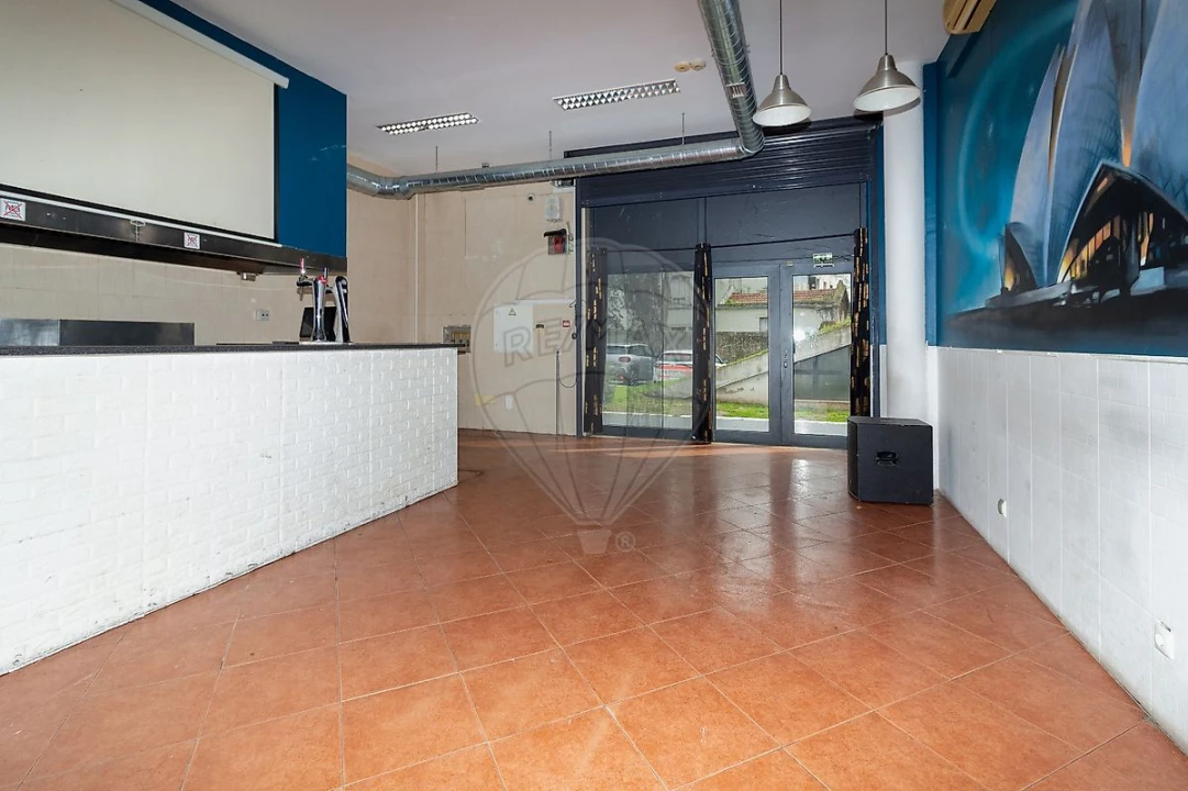 Loja para Arrendamento em Vila Franca de Xira Foto 2