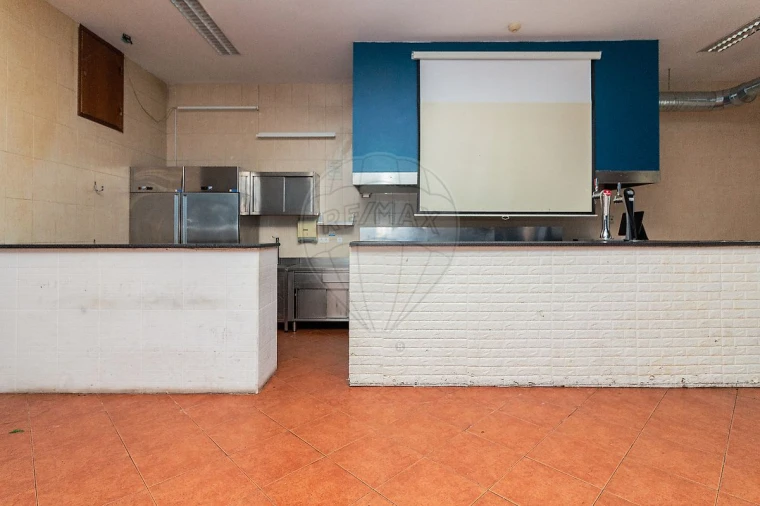 Loja para Arrendamento em Vila Franca de Xira Foto 8