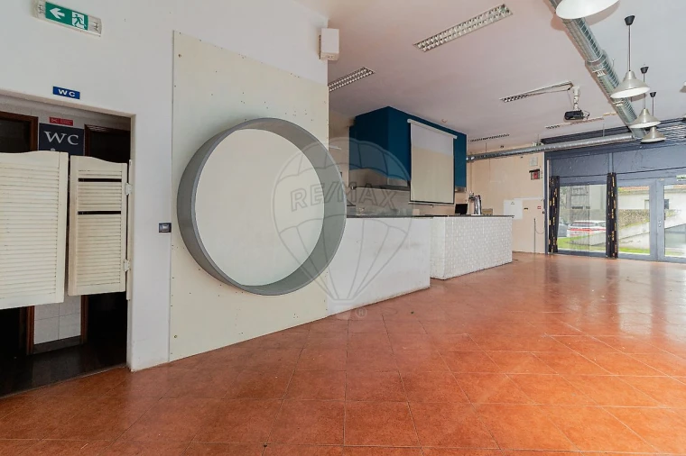 Loja para Arrendamento em Vila Franca de Xira Foto 7