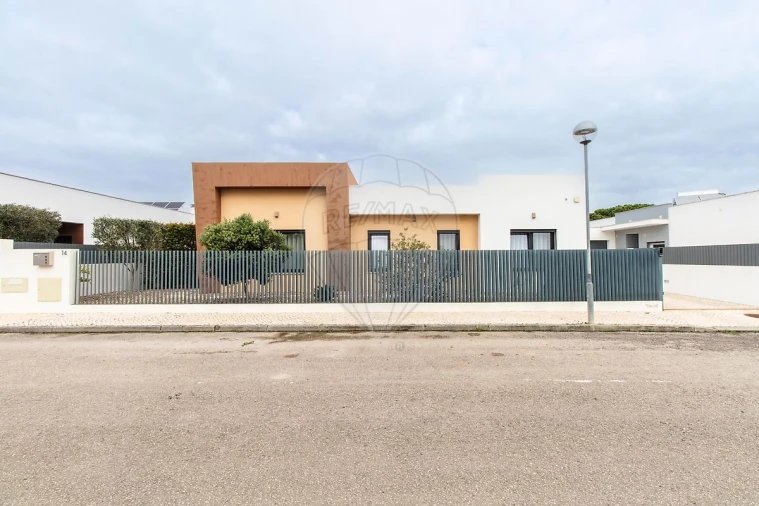 Moradia T3 para Venda em Azeitão (São Lourenço e São Simão) Foto 2