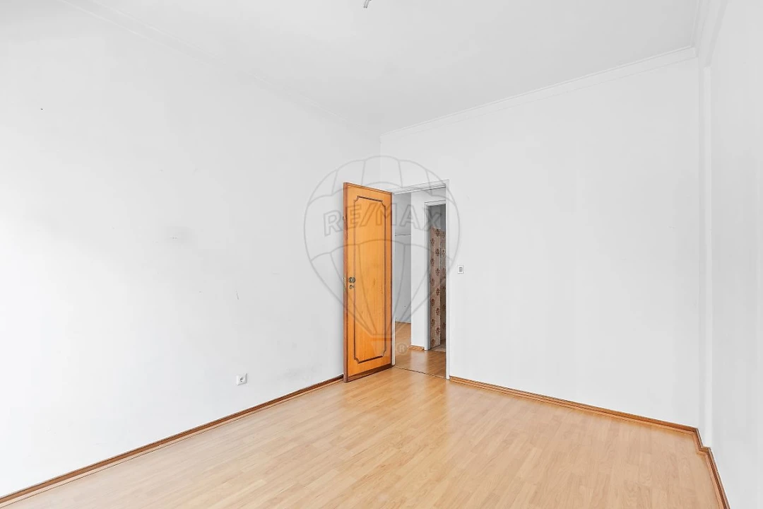 Apartamento T3 para Venda em Algueirão-Mem Martins Foto 18