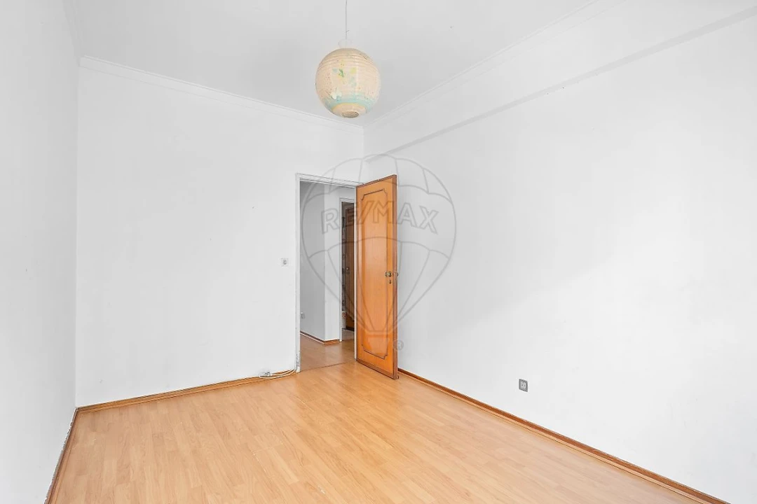 Apartamento T3 para Venda em Algueirão-Mem Martins Foto 14