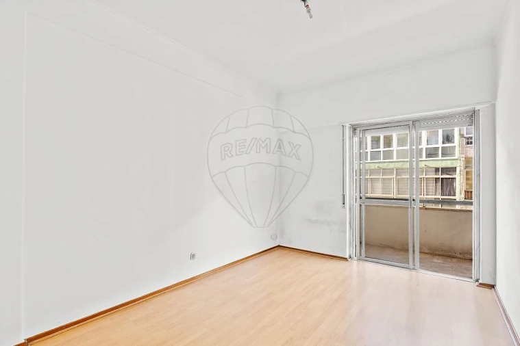 Apartamento T3 para Venda em Algueirão-Mem Martins Foto 17