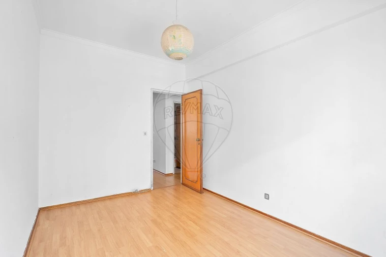 Apartamento T3 para Venda em Algueirão-Mem Martins Foto 14