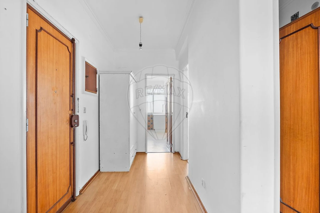 Apartamento T3 para Venda em Algueirão-Mem Martins Foto 1