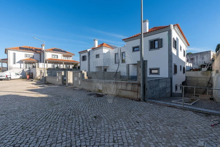 Moradia T3 para Venda em Azeitão (São Lourenço e São Simão) Foto 2