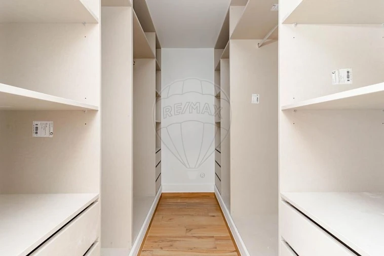 Moradia T4 para Venda em Azeitão (São Lourenço e São Simão) Foto 9