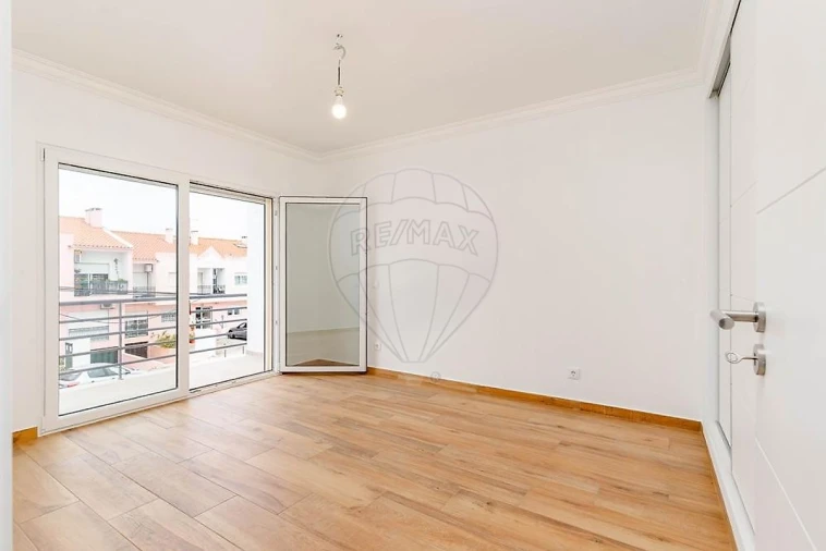 Moradia T4 para Venda em Azeitão (São Lourenço e São Simão) Foto 4