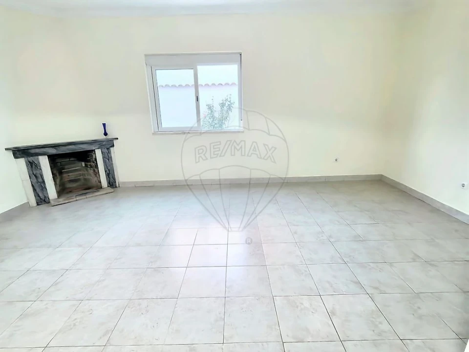 Moradia T3 para Arrendamento em Benfica do Ribatejo Foto 25