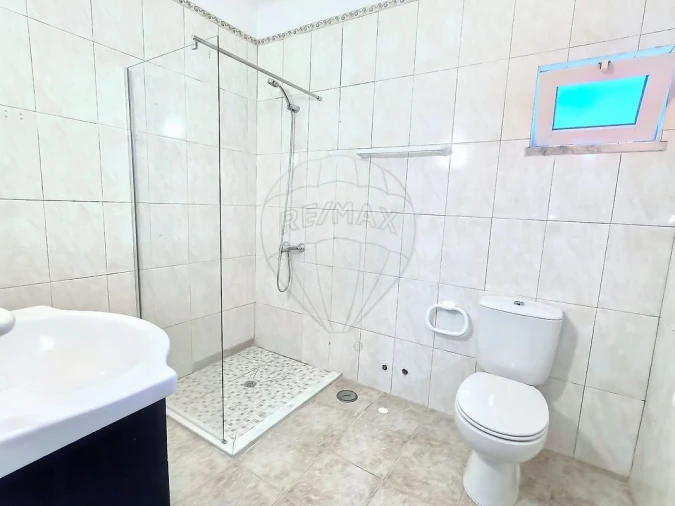 Moradia T3 para Arrendamento em Benfica do Ribatejo Foto 11