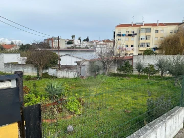 Moradia T4 para Venda em Marvila, Ribeira Santarém, São Salvador, São Nicolau