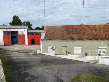 Moradia T4 para Venda em Marvila, Ribeira Santarém, São Salvador, São Nicolau