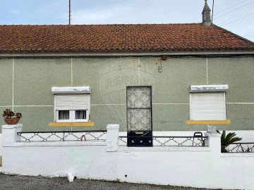 Moradia T4 para Venda em Marvila, Ribeira Santarém, São Salvador, São Nicolau