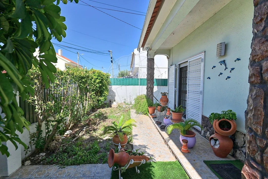 Moradia T3 para Venda em Quinta do Conde Foto 3