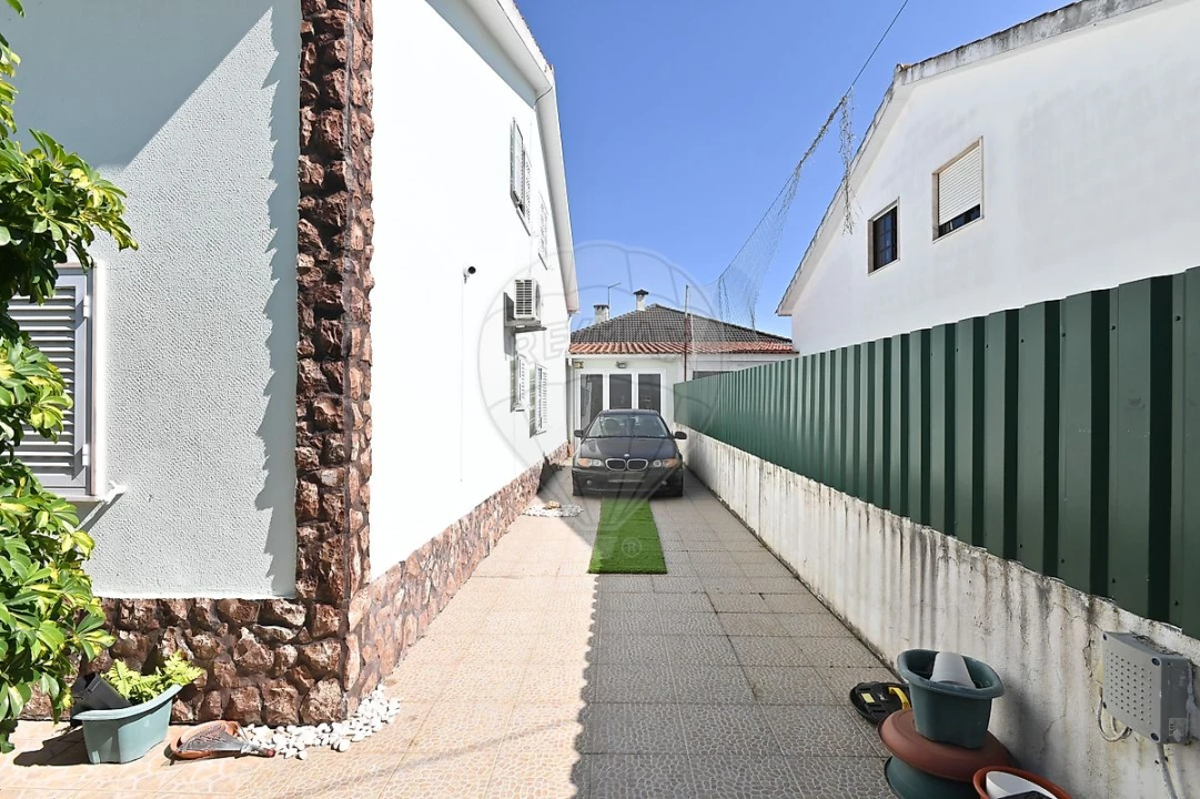 Moradia T3 para Venda em Quinta do Conde Foto 29